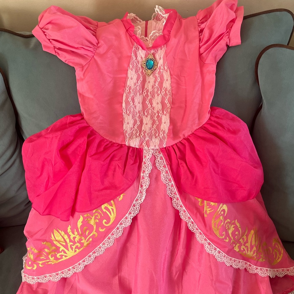 Princess Peach inspired costume